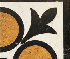 Орнамент из натуральных камней Nero Marquina + Venus Beige B07-1V на керамике от Elegant Stone
